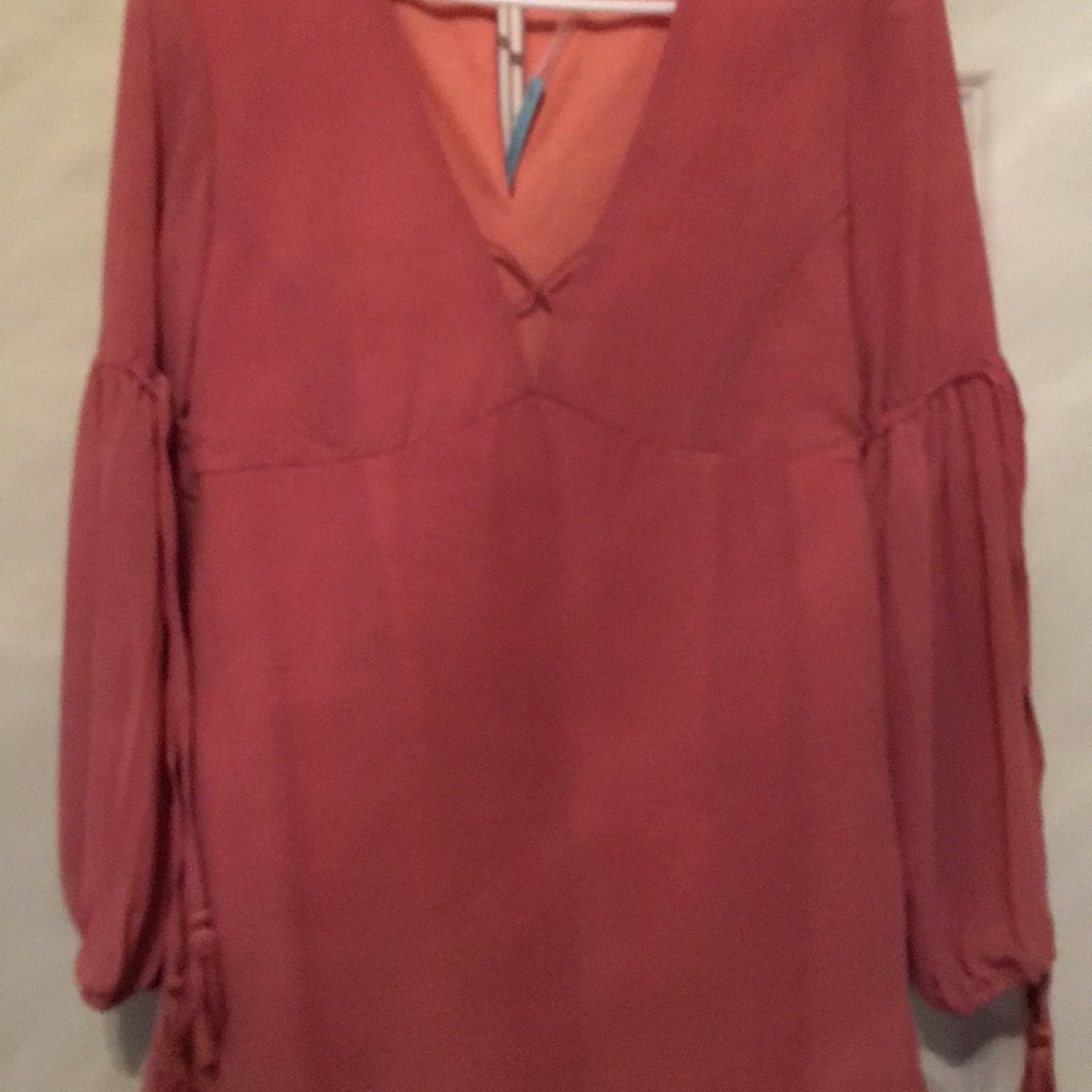 Short dress with tie peasant sleeves in mauve pink